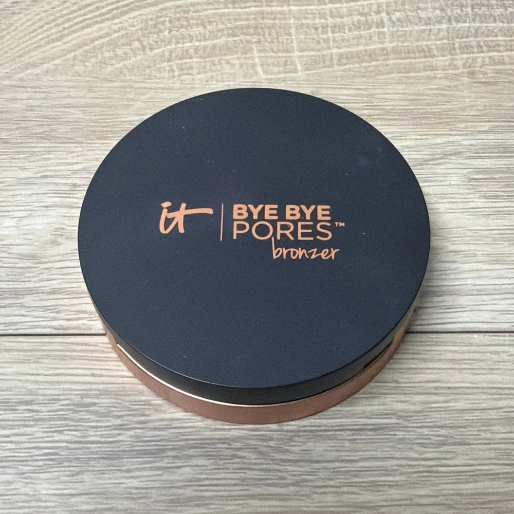 IT Cosmetics Bye Bye Pores Bronzer Beach .3 oz 8.6g Pressed Powder Full Size